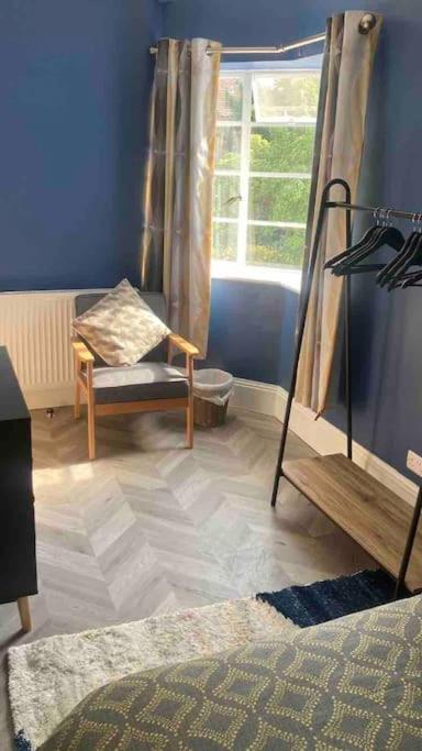 Spacious Semi-Detached Southsea House, Free Parking On Drive Portsmouth Eksteriør billede