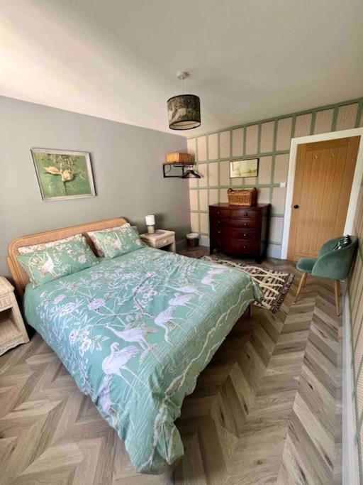 Spacious Semi-Detached Southsea House, Free Parking On Drive Portsmouth Eksteriør billede