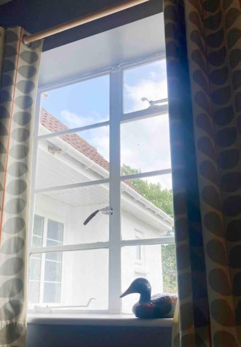 Spacious Semi-Detached Southsea House, Free Parking On Drive Portsmouth Eksteriør billede