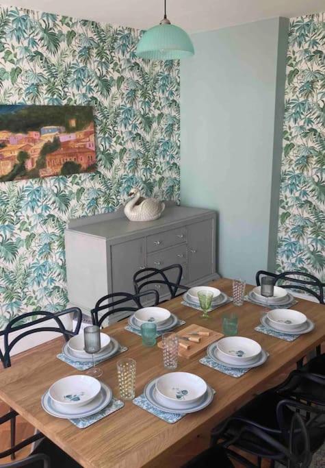 Spacious Semi-Detached Southsea House, Free Parking On Drive Portsmouth Eksteriør billede