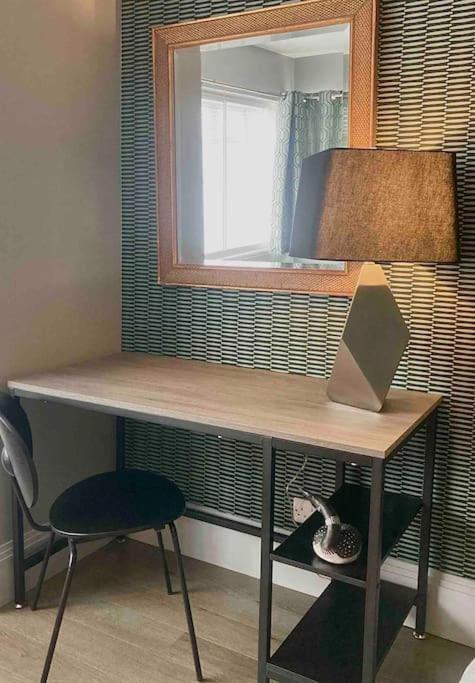Spacious Semi-Detached Southsea House, Free Parking On Drive Portsmouth Eksteriør billede