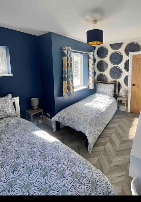 Spacious Semi-Detached Southsea House, Free Parking On Drive Portsmouth Eksteriør billede