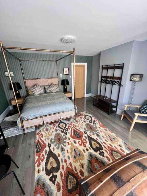 Spacious Semi-Detached Southsea House, Free Parking On Drive Portsmouth Eksteriør billede