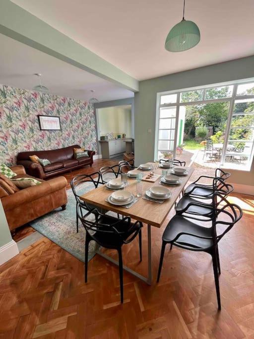 Spacious Semi-Detached Southsea House, Free Parking On Drive Portsmouth Eksteriør billede