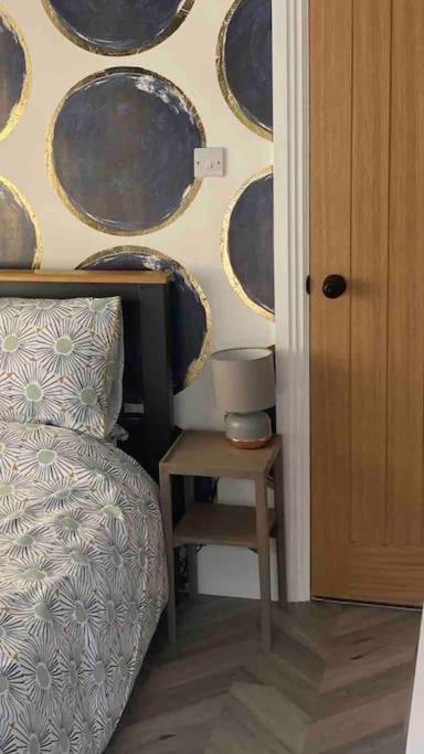 Spacious Semi-Detached Southsea House, Free Parking On Drive Portsmouth Eksteriør billede